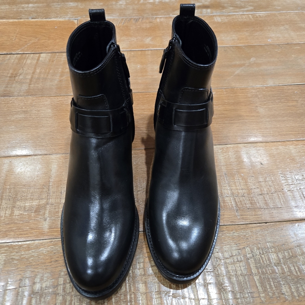 NIB Tory Burch Booties 9
